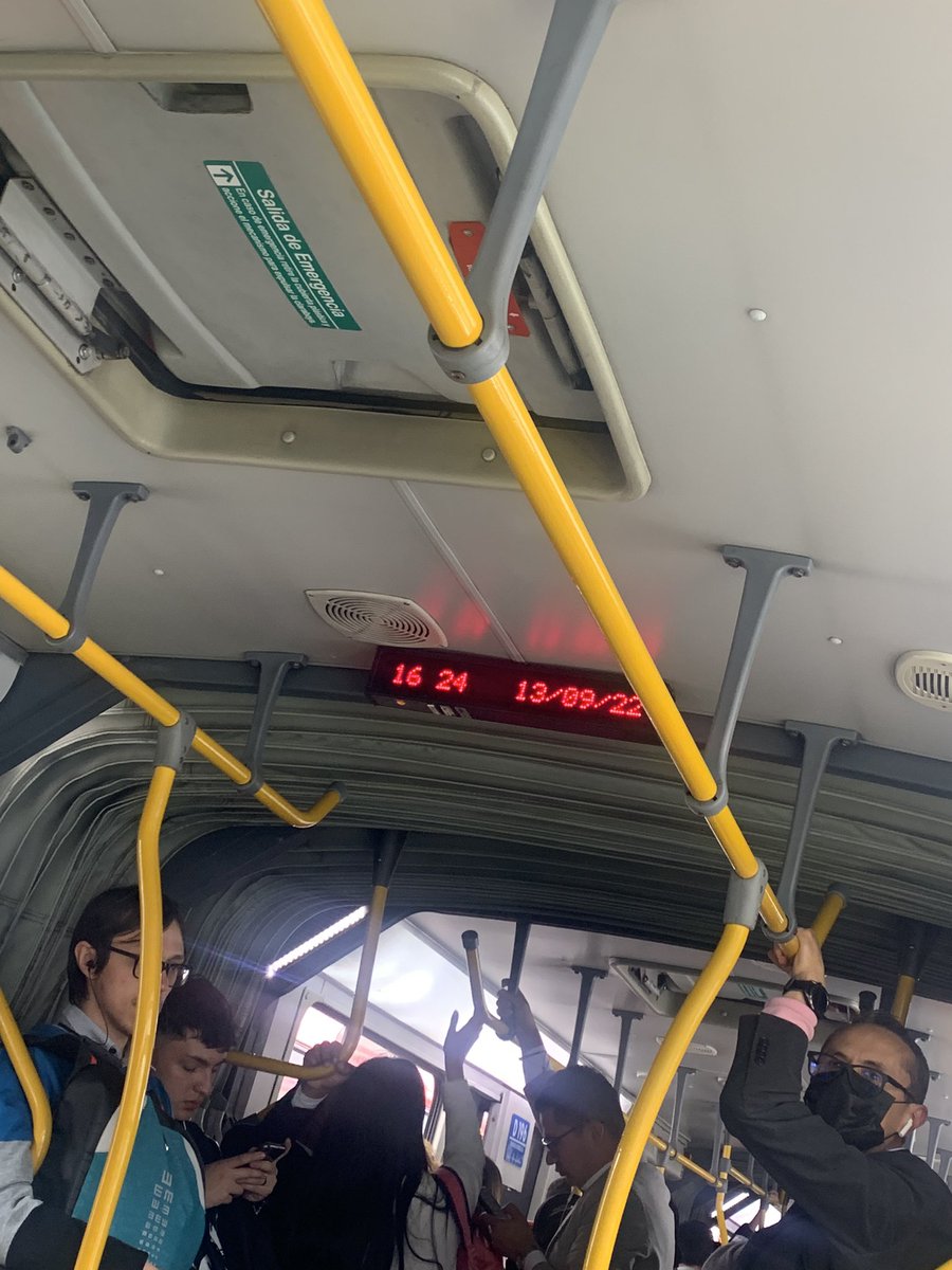 samuelcaceresdl's tweet photo. Mk, NO PUEDO CREER que olvide que hoy había venido en carro a la universidad 🤦🏻‍♂️

Acabo de acordarme y voy devolviéndome en el bus a recogerlo, pero que idiota 🤦🏻‍♂️🤦🏻‍♂️🤦🏻‍♂️🤦🏻‍♂️ https://t.co/irfBnUVBG4