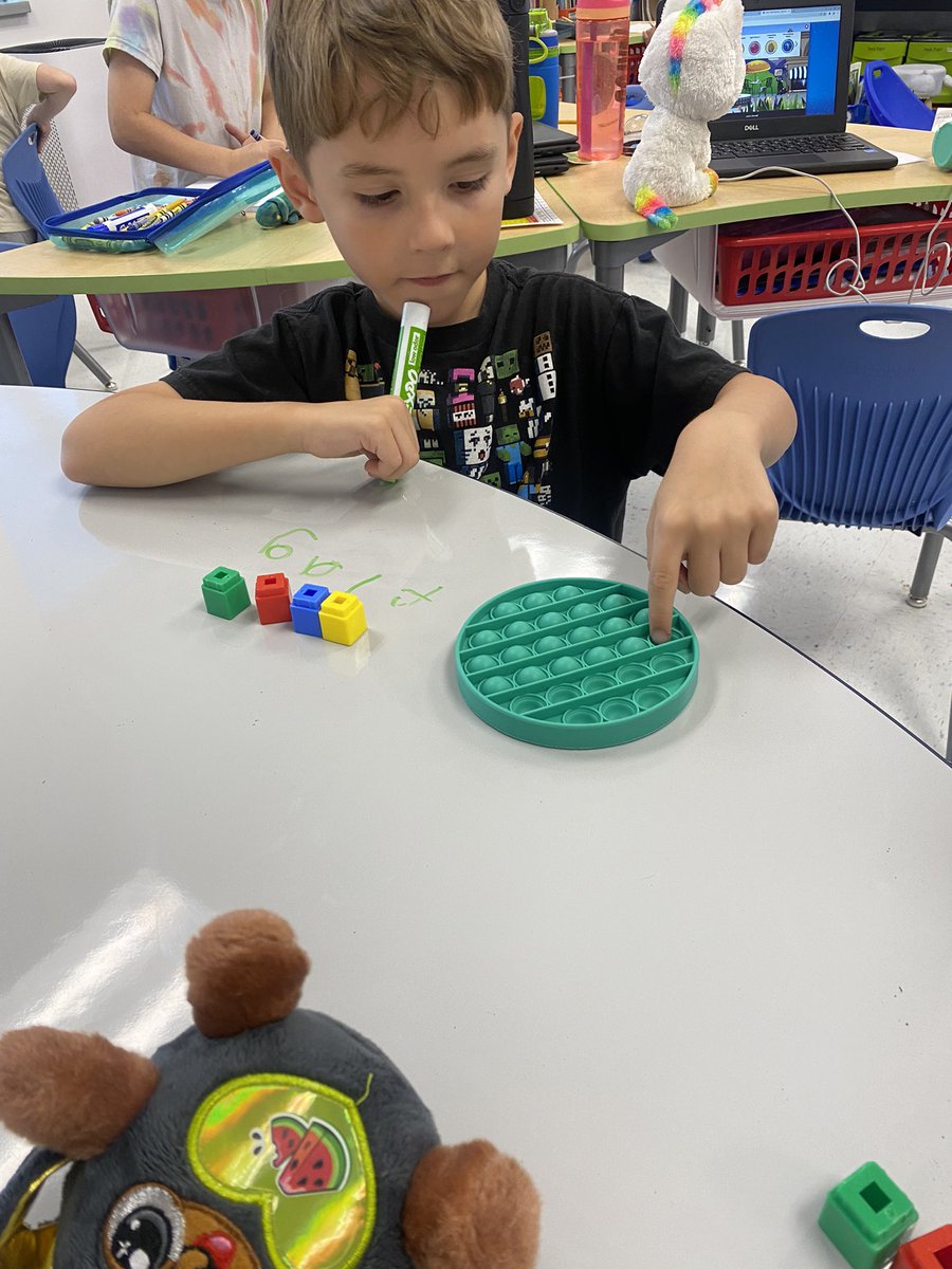 MsCanning1's tweet photo. Working hard to segment and blend words in small group! https://t.co/ViibFZLNCn