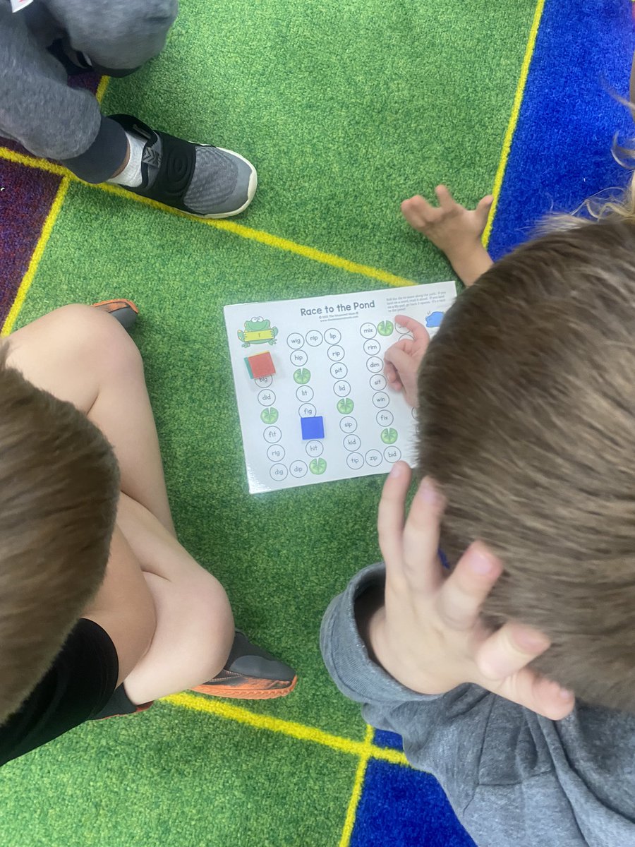 MsCanning1's tweet photo. Practicing our short vowel sounds with some fun competition! https://t.co/sfEOhAsZdP
