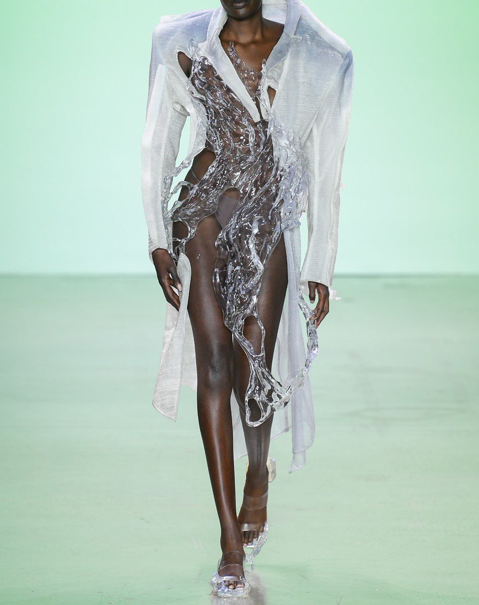 badestoutfit's tweet photo. wei ran ss23 at parsons mfa show in nyc https://t.co/53hswOiRUO
