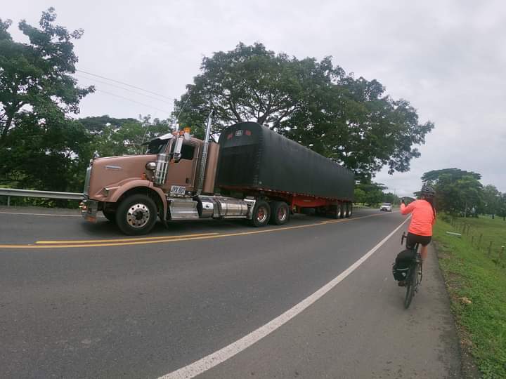 CorneliaBicis's tweet photo. ¡HOY!
Saldrá por nuestro canal de Youtube,el primer capítulo de Bicicleteras por el mundo, un proyecto donde les contaremos los detalles de un bello viaje en bici hecho con una #RapideliaCornelia de Cornelia Bicis y una Gravel de @fabioaduarte 
¡Sale ésta noche, no se lo pierdan! https://t.co/O8DO5badPs