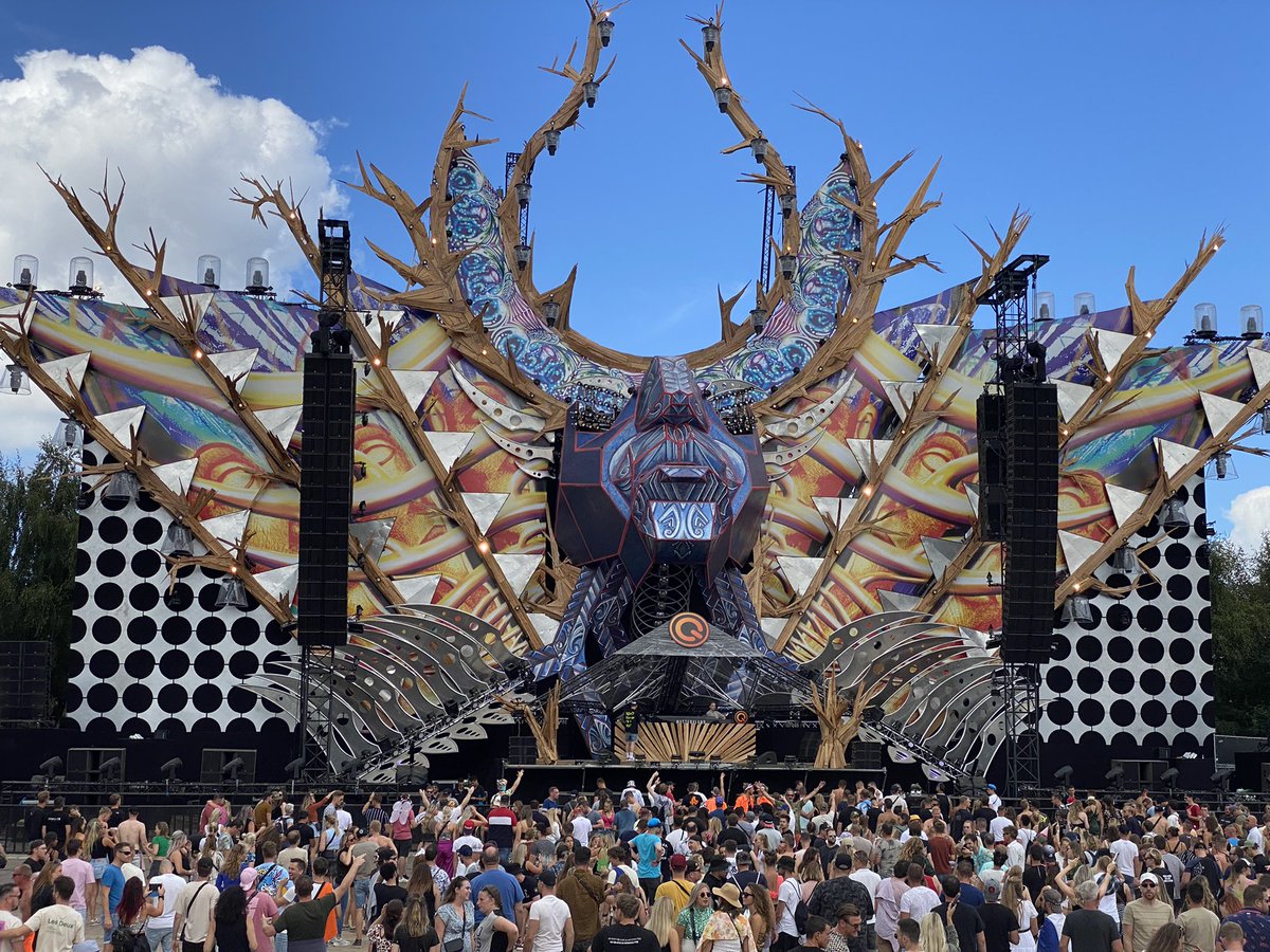 BadToxic's tweet photo. #RealParty: #QDance #stage on the #Mysteryland #festival, #Sunday.

#QDanceStage #Bühne #Hardstyle #music #Musik #DJ #Wasserbälle #beachBalls #balls #confetti #Konfetti #party #festival #MysterylandFestival #musicFestival #Musikfestival @Mysteryland #Amsterdam #Netherlands https://t.co/s2Idldzfc2