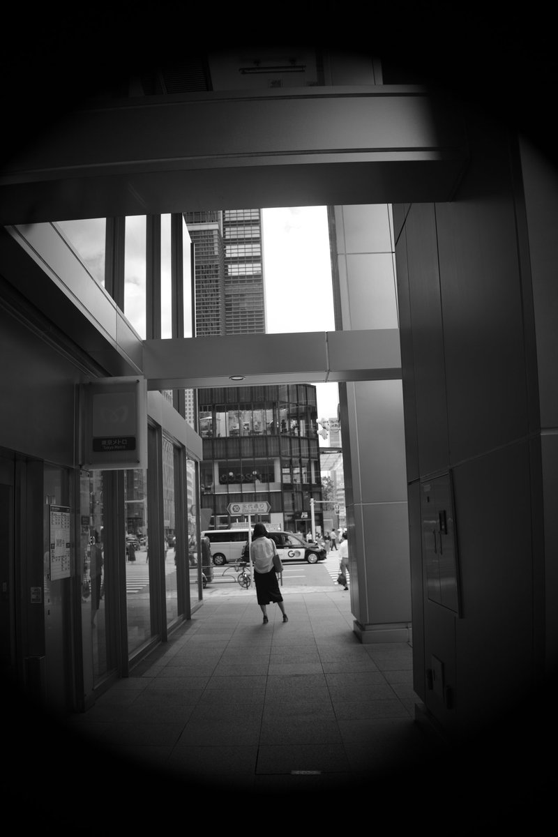 Zenkou_Egawa's tweet photo. 街角 9.14
#Tokyo
#Art
#MAKE2.8/28mm
#SONYa7rm2
#Monochrome
#絞り開放 https://t.co/3Sk3rjHlPB