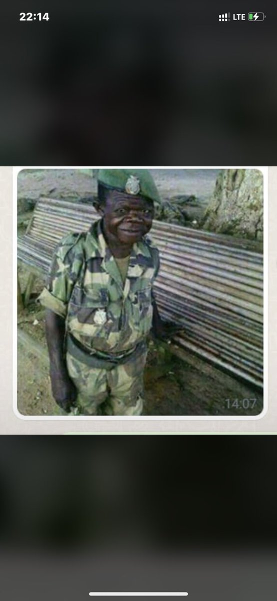 _mansuu_'s tweet photo. Dis one nah semi army😂 https://t.co/KwE5q7vKFO