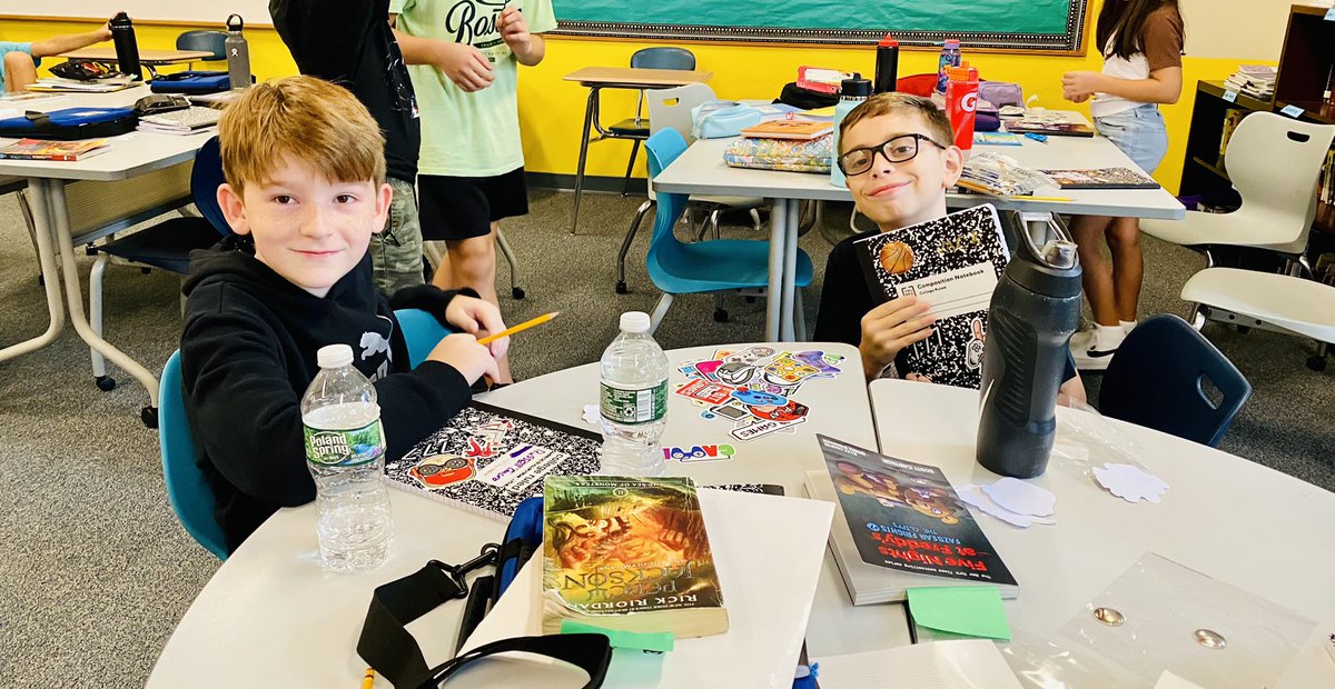 NFMSGrade6's tweet photo. ELA students enjoyed decorating their writing journals and brainstorming writing topics. https://t.co/yoXh4f0w3Y