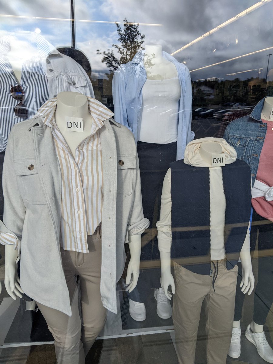 Kudos to whoever addressed #codestatus with the mannequins #DNR #dni #palliative #Hospice #goals #MedTwitter #hospital #clinic #futilestruggles #polst #Medical #care