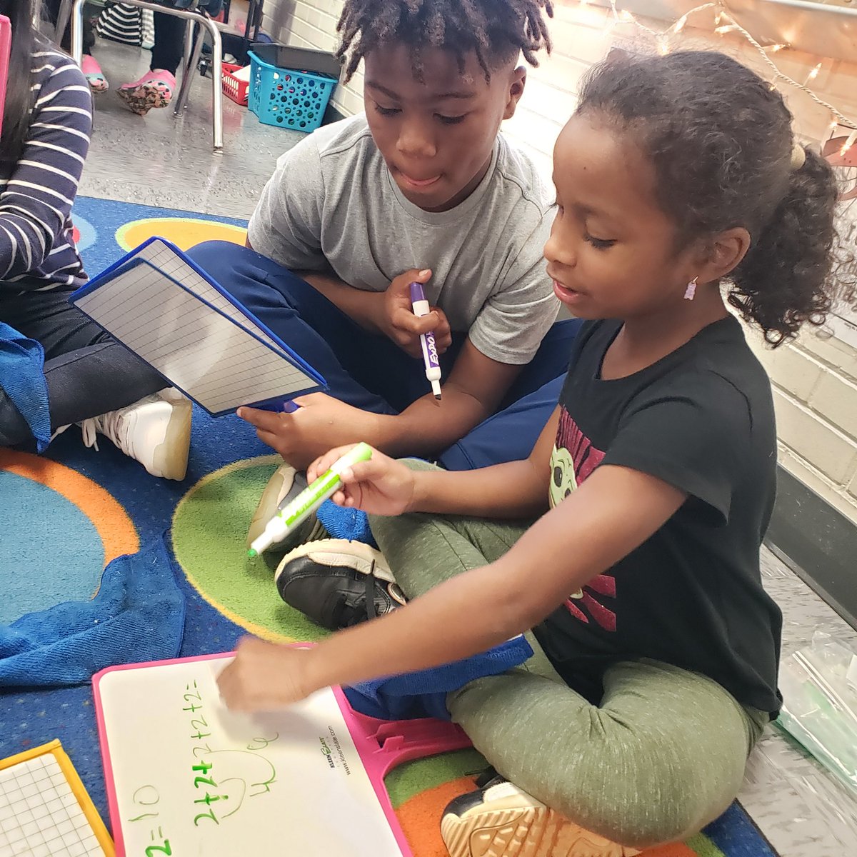 hgpounders's tweet image. Using array and equal groups cards as #quickimages to connect repeated addition and multiplication in @MH_ELKINS17 class today.Looking for efficient ways to find the product helped students make an amazing discovery about the #commutativeproperty! @amstiuna @WeedenElem #fcslearn