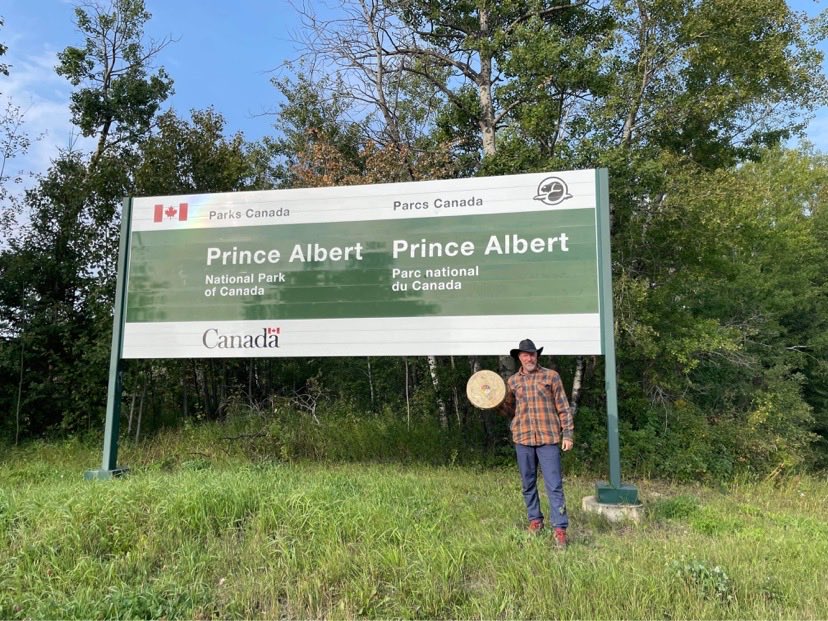 Epitetj's tweet photo. #SeedsandStories #IndigenousSeedCollectionProgram #SeedsForOurFuture #IndigenousSeedCollection Donnie is in Saskatchewan meeting with many community members and parks staff today https://t.co/Nbq1fgbCbz