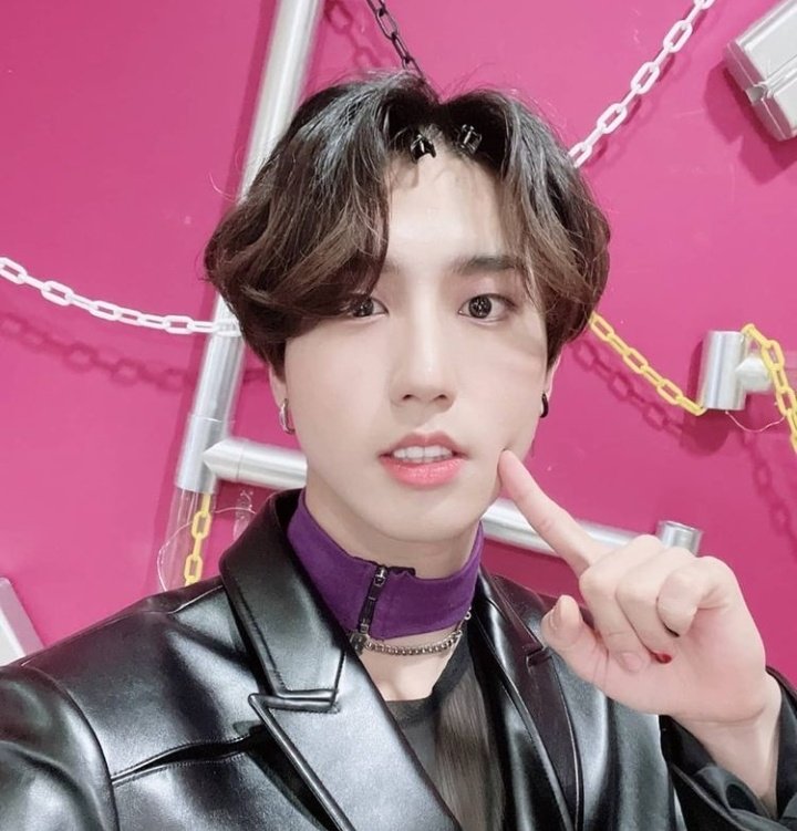 Stay_banGchan's tweet photo. Happy birthday han 💗#HANJISUNG #kpop #straykids #스트레이키즈 https://t.co/BNS0xXyQJ6