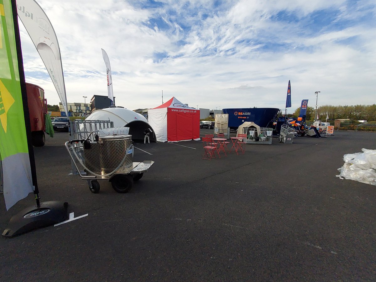 All set up for tomorrow <a href="/UKDairyDay/">UKDairyDay</a> . Looking forward to seeing lots of familiar faces. <a href="/HolmUK_NL/">Holm & Laue UK / NL</a>