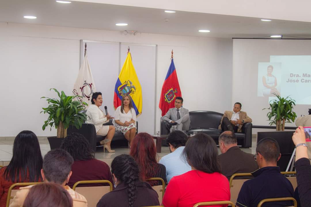 majo_carrion's tweet photo. Asistimos a la invitación de  @CAPEIPI_  para dialogar sobre nuestras propuestas para #transformar #Quito en el auditorio "Los Caras" en el #CentrodeExposicionesQuito

Majo mi #Alcaldesa 2023 ❤️

Juntos a #transformar #Quito y #Pichincha

@chinto_espinoza #Prefecto https://t.co/m7zShyX0cW