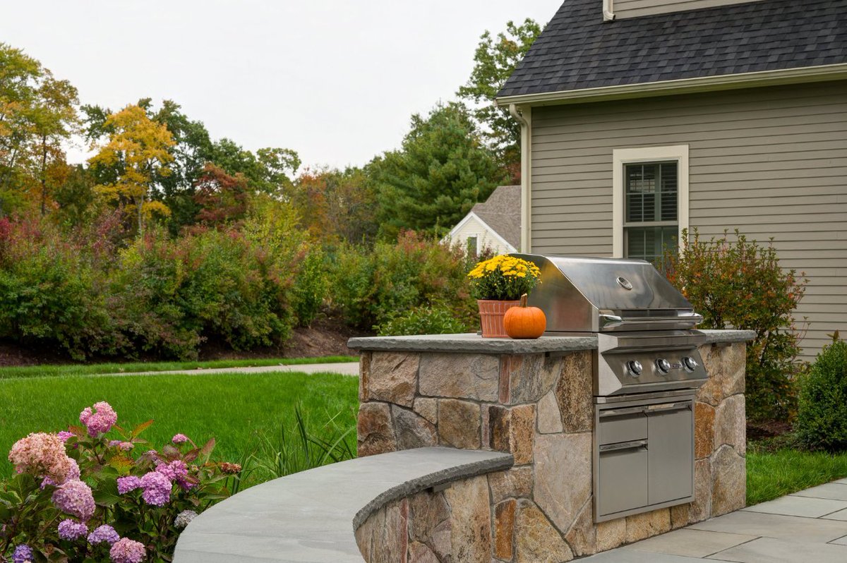 Make the most of the fall weather with a feast cooked on the grill! # BBQTime #BackyardGrilling