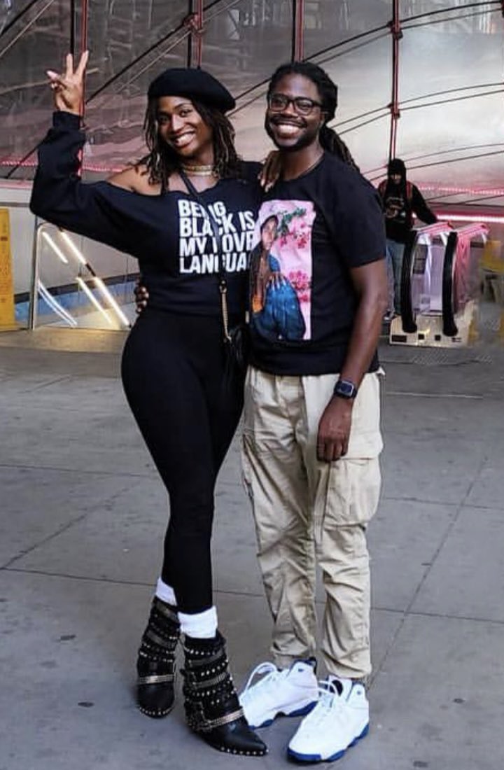 LeslyeJoyAllen's tweet photo. Daughter-Sister-Queen, transgender activist & writer @HopeGiselle in New York (with her cute beau) to witness Daughter-Sister-Queen @angelicaross as #RoxyHart in @ChicagoMusical!
#LeslyeJoyAllenHistorian
#ILoveAllOfUs✊🏿✊🏾✊🏽✊🏼🌈🏳️⚧️™️
#Broadway
#BroadwayDebuts
#TheatreHistory https://t.co/YuoC4hp8Oj