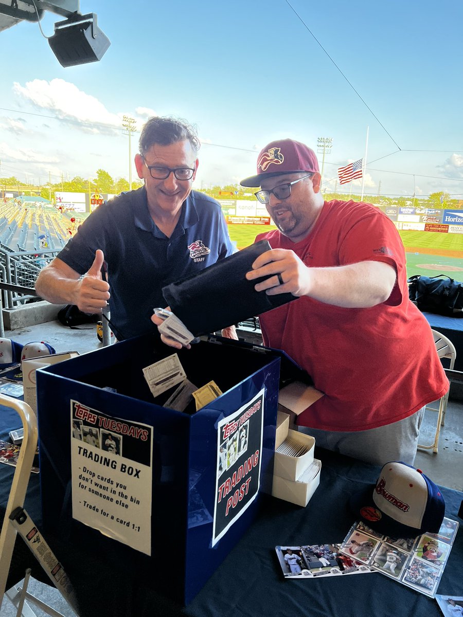 dmarek94's tweet photo. Another thank you to card collector @CardsKevin for stopping by to drop off a package of cards to drop in the collection box! #thehobby #toppstuesday https://t.co/6xv9e9QYGc