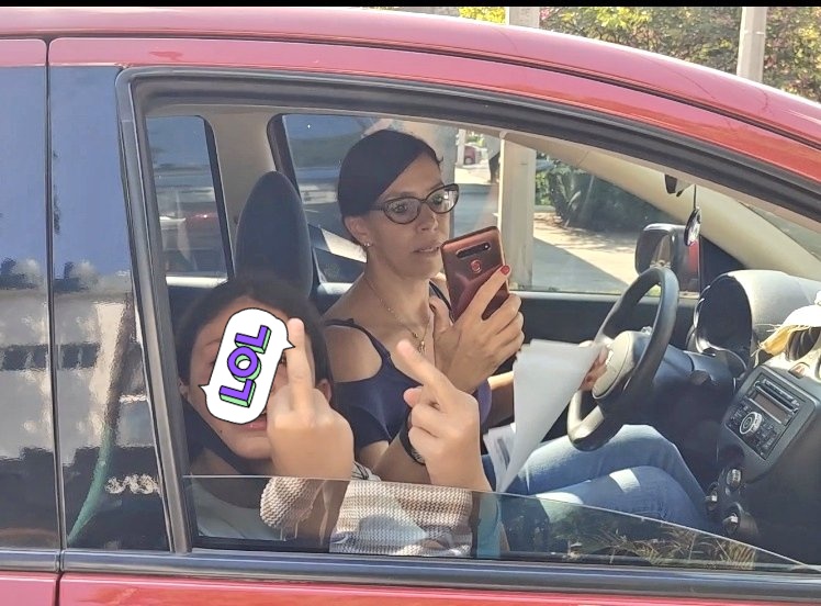 jamonarosas's tweet photo. Hoy una señora intentó atropellarme por decirle que no se podía estacionar en doble fila 😒
Afortunadamente solo logró empujar mi bici y no me pasó absolutamente nada
No subo el video porque sale el niño y no sé editarlo
Así el poder que se le ha dado a los cochistas🙄 https://t.co/pANQDaeMFq