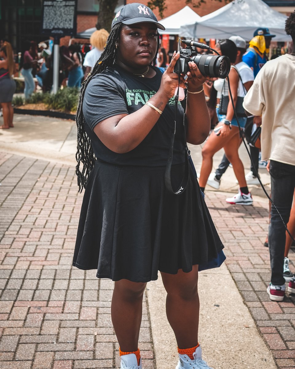 FAMUSJGC82's tweet image. WANM-FM 90.5 The Flava Station started off the semester with some old fashion ‘woman on the street’ action!

Janelle Sears, a sophomore radio personality from Atlanta caught up with some fellow rattlers at the first Set Friday of the semester.
#setfriday #rattlers #radio