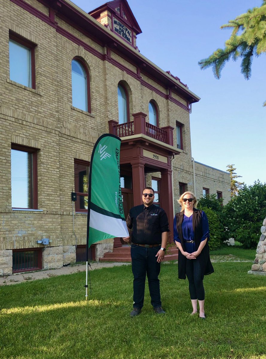 West St. Paul has partnered with Valley Fiber to bring high speed Internet to underserviced parts of the municipality. 

weststpaul.com/p/local-notice…