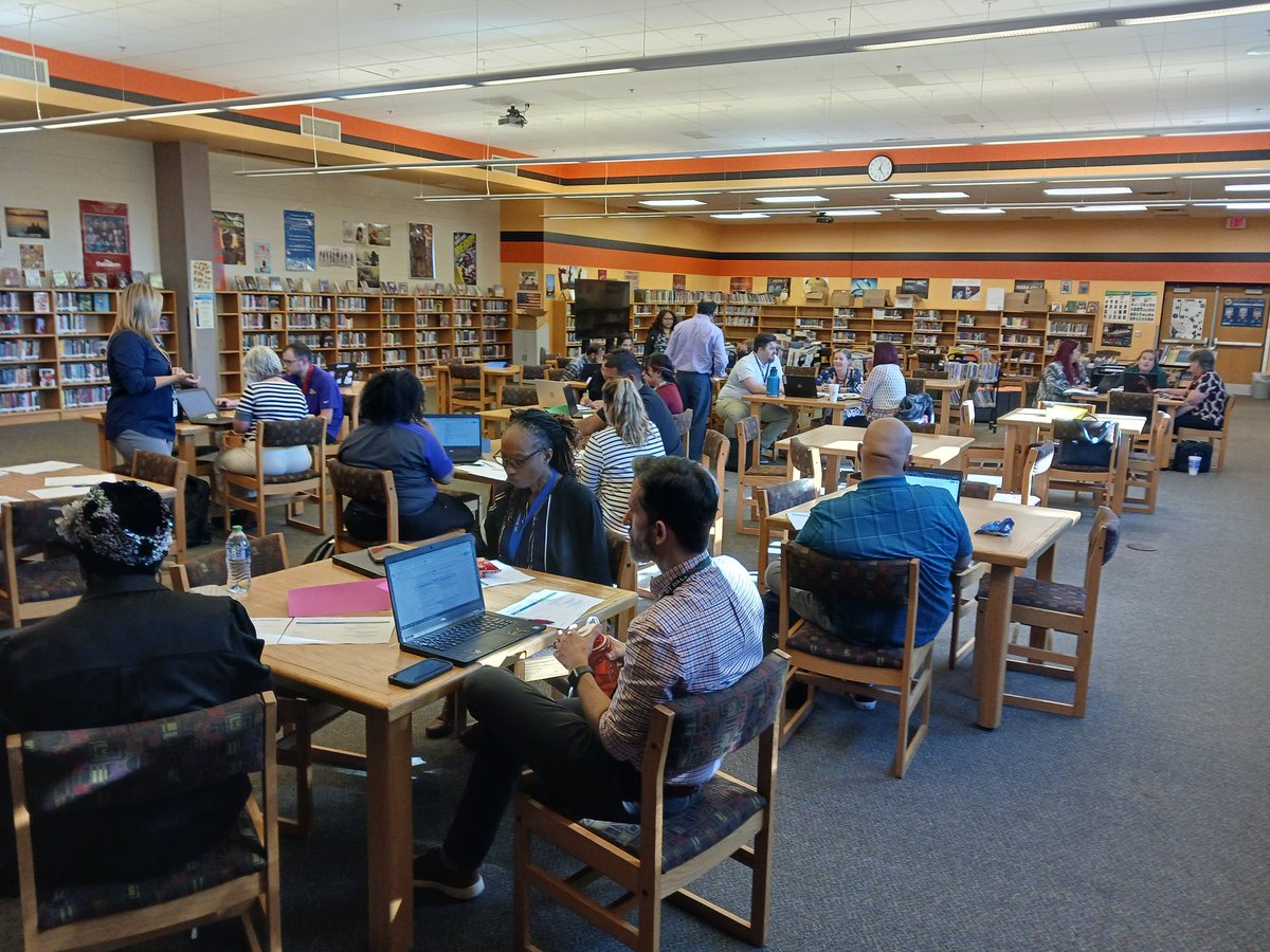 sstrike's tweet photo. Our 1st Science in Action is rocking and rolling!!! #ContentInAction #PLC #ThePowerOfUs @CokerPutman13 #ScienceInAction @iInstructIrving https://t.co/TuEK4dHaAo