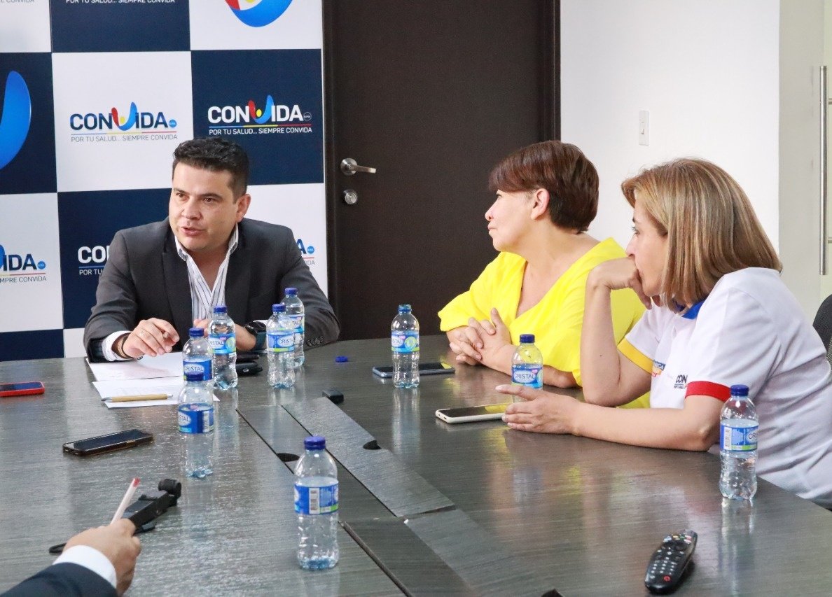 nicolasgarciab's tweet photo. Esta tarde visitamos @epssconvida para revisar avances y reafirmar los compromisos para continuar fortaleciendo las finanzas y la capitalización de la EPS. Queremos garantizar la continuidad de la atención a los afiliados con el apoyo de la Red Pública de Salud del Departamento. https://t.co/wvUuxvLj47