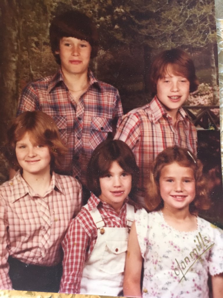 phil_hellmuth tweet media