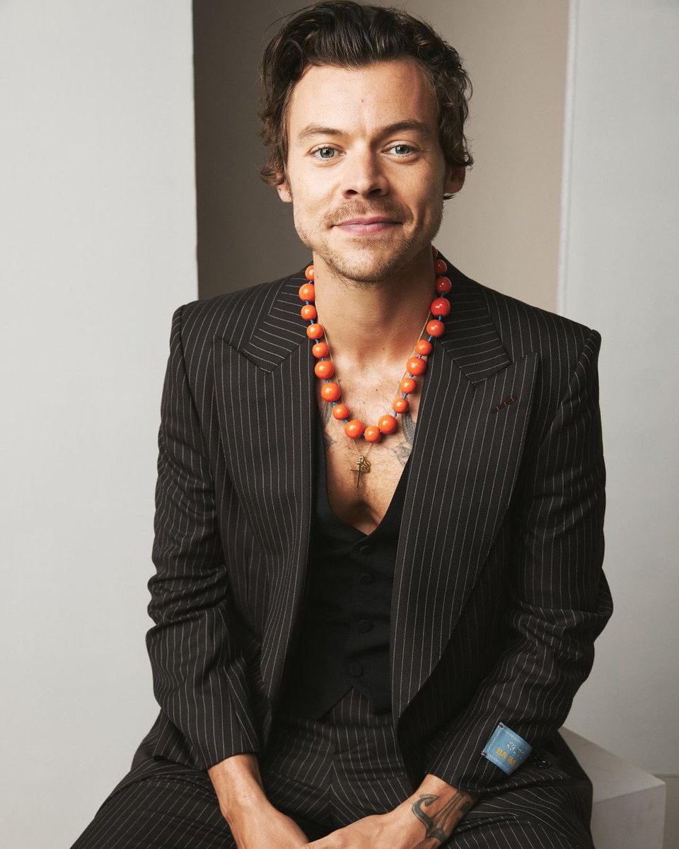 KingsUpdatesHL's tweet photo. 📸| More of Harry at #TIFF22    photographed in the #TIFFxBVLGARI Portrait Studio. https://t.co/WRNjPVAS7h