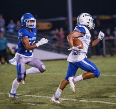 Gday_Elite7's tweet photo. Evan Hamilton - Mount St. Mary’s HS - WR/DB (5’8 150) - @Evan_Hamilton1 2023

2 Games Played
12 Catches 
202 Yards
1 Touchdown
13 Tackles
1 INT https://t.co/d7OXo6plrd
