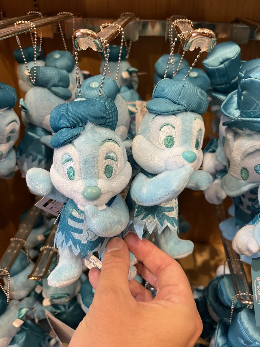 tdrexplorer's tweet photo. I cannot get over these Hitchhiking Ghosts inspired plush at Tokyo Disney 😭 https://t.co/ZXA638CcZS