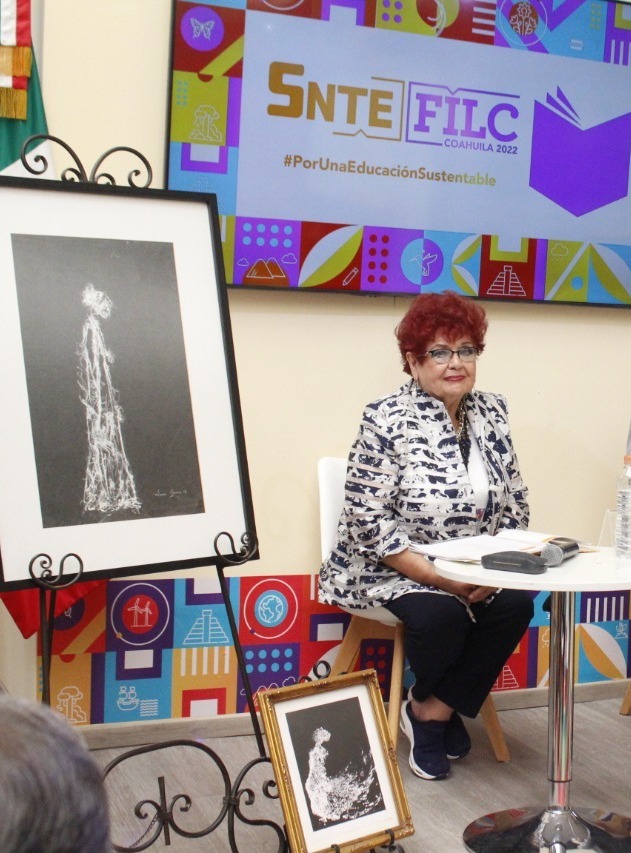 #SnteFIL 📝

📖 𝕍𝕠𝕔𝕖𝕤, 𝕖𝕔𝕠𝕤 𝕪 𝕤𝕚𝕝𝕖𝕟𝕔𝕚𝕠 👉Libro de 💯 de la Profa. Irene Aguirre Arista (#Sección5 #Coahuila) que plasma de forma poética, momentos y sentimientos sobre la vida o muerte 🧔💀 presentado en #FILCoahuila2022 📔 en la que el #SNTE está #PreSNTE 🙋‍♂️