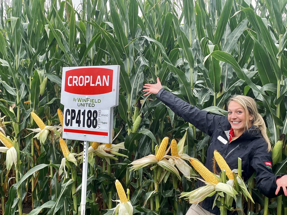 KaitlandVSpek's tweet photo. Canada’s Outdoor Farm Show is back in full force 🌟 Come check out what Winfield United’s team has in store for 2023 🌟 #OutdoorfarmShow #OntAg #WinfieldUnitedCanada #Croplan #Adjuvants #CornIsKing #WinPaks https://t.co/gcGDtcwlGs
