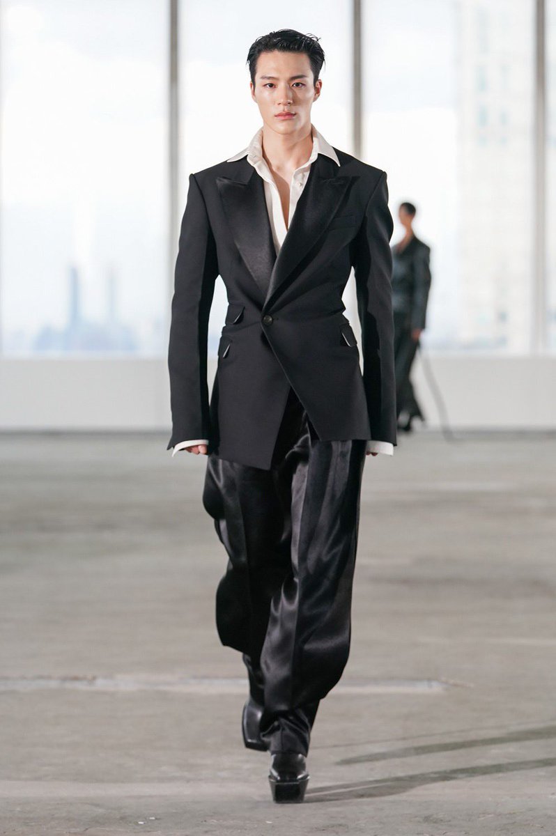 diorangxl's tweet photo. Peter Do Spring 2023 RTW https://t.co/yzVTx6SS1q