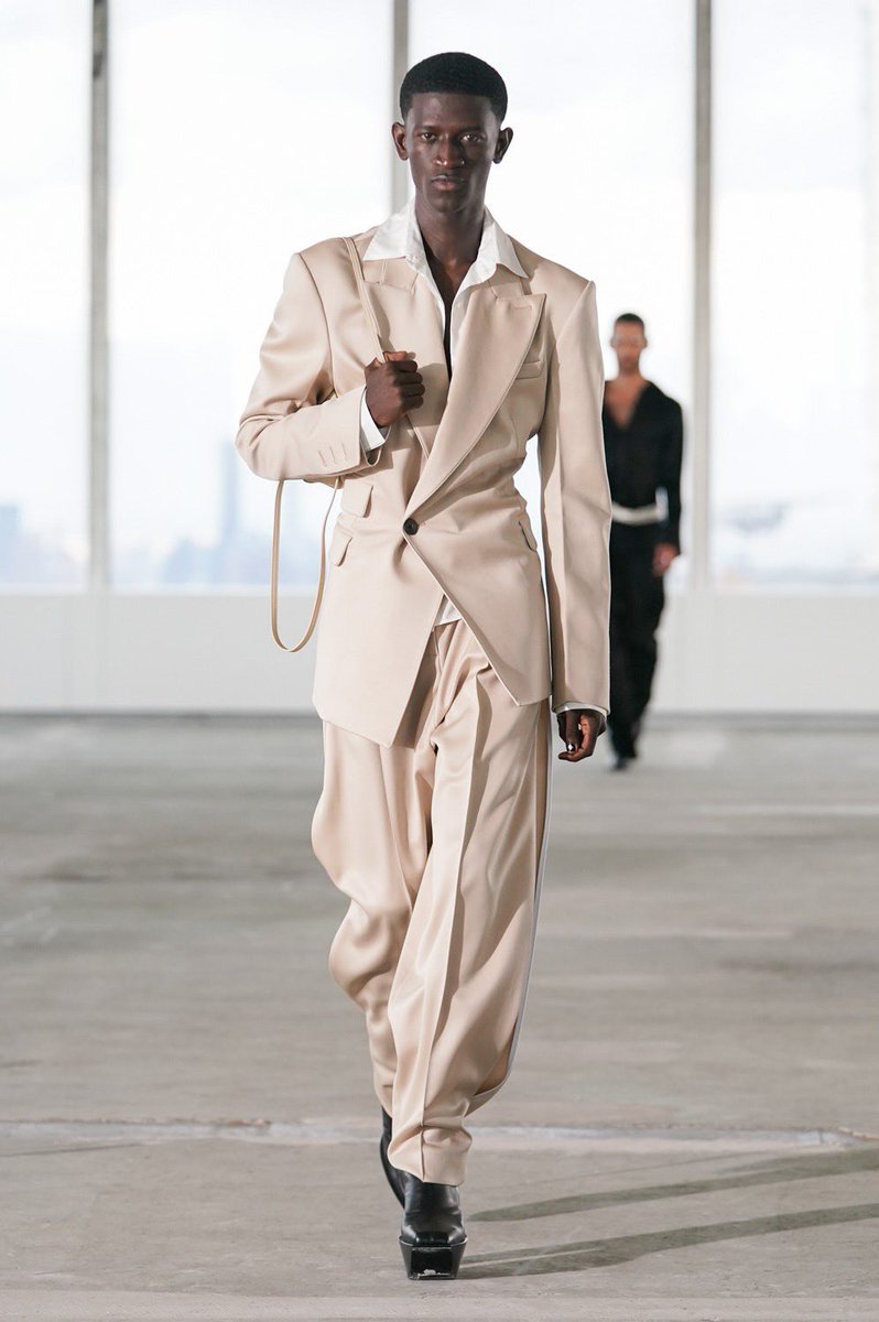 diorangxl's tweet photo. Peter Do Spring 2023 RTW https://t.co/yzVTx6SS1q