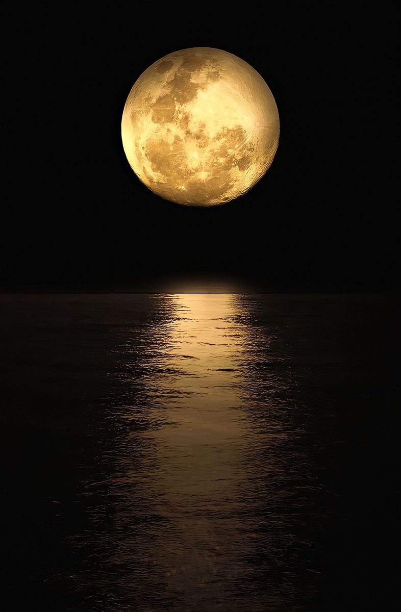 moonloverxjpg's tweet photo. el mar y la luna. https://t.co/gAVaBoNtUN