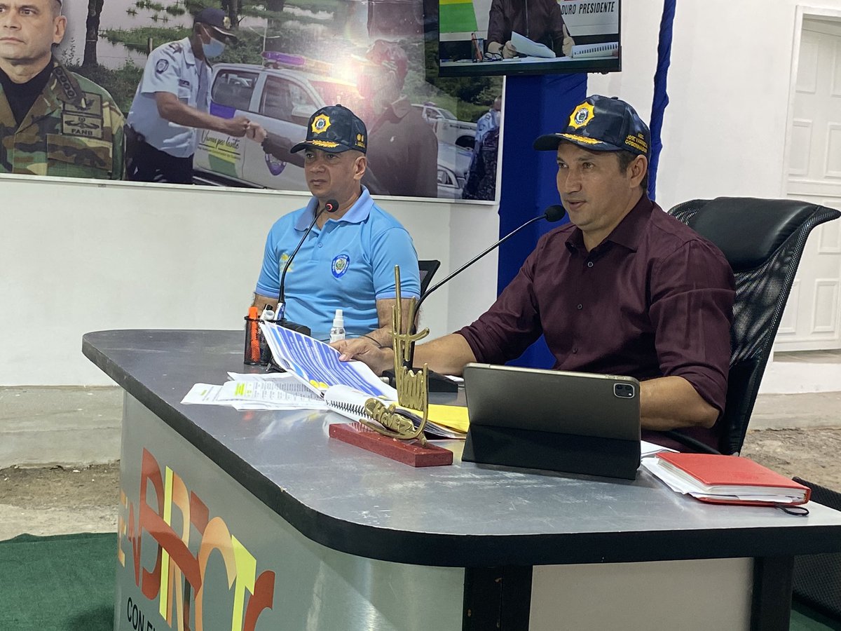 josemvasquez's tweet photo. Hemos activado los Comités Locales de Defensa y Seguridad Territorial en los 15 municipios del estado #Guárico, con la participación del Poder Popular, para garantizar la seguridad de todo nuestro pueblo. https://t.co/5Vm5MEfjCI
