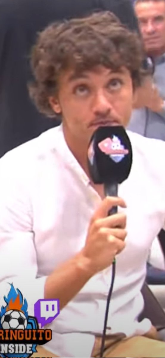 Juni_blanco's tweet photo. @elchiringuitotv @DarioMonteroG Esta es la cara cuando tienes a tu rival "en la lona"..El relevo de jota jordii..vaya payaso ridículo este.. 🤦🏻‍♂️🤡🤡🤡 https://t.co/0IGDaufakB
