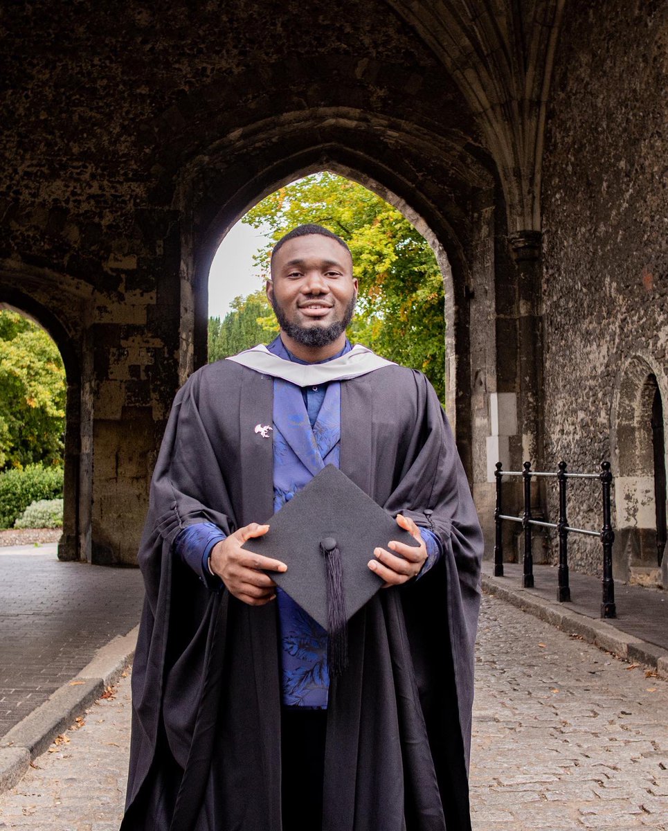 obinnadaniel_'s tweet photo. I graduated from the University of Hertfordshire today with a First Class degree in Journalism and Media. I'm grateful to God for this journey, which had its ups and downs; it was never easy working and schooling, but I persisted and kept pushing. This is a story about hard work https://t.co/rjLbB6B6o0