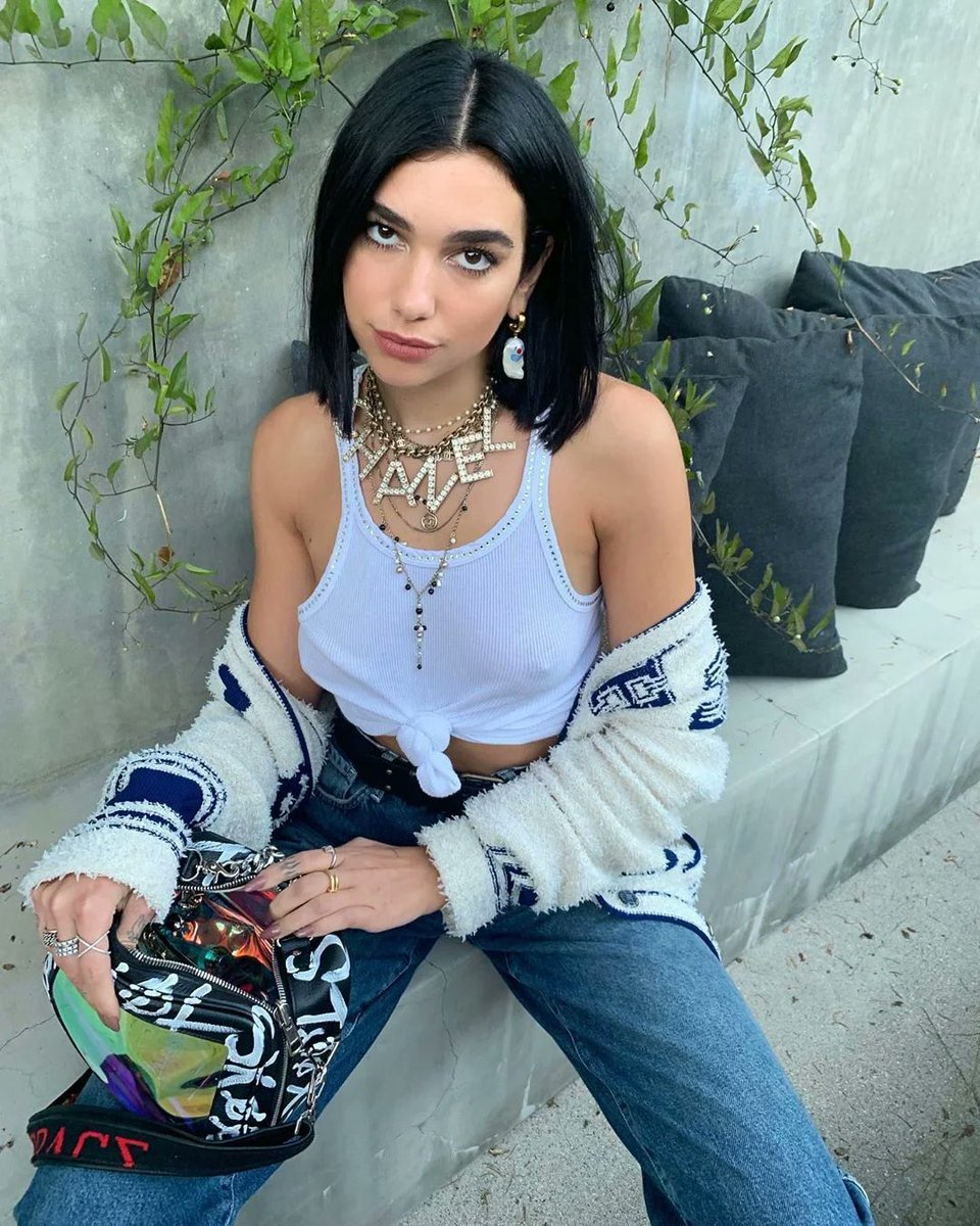 wwe-women-and-celebs-on-twitter-dua-lipa