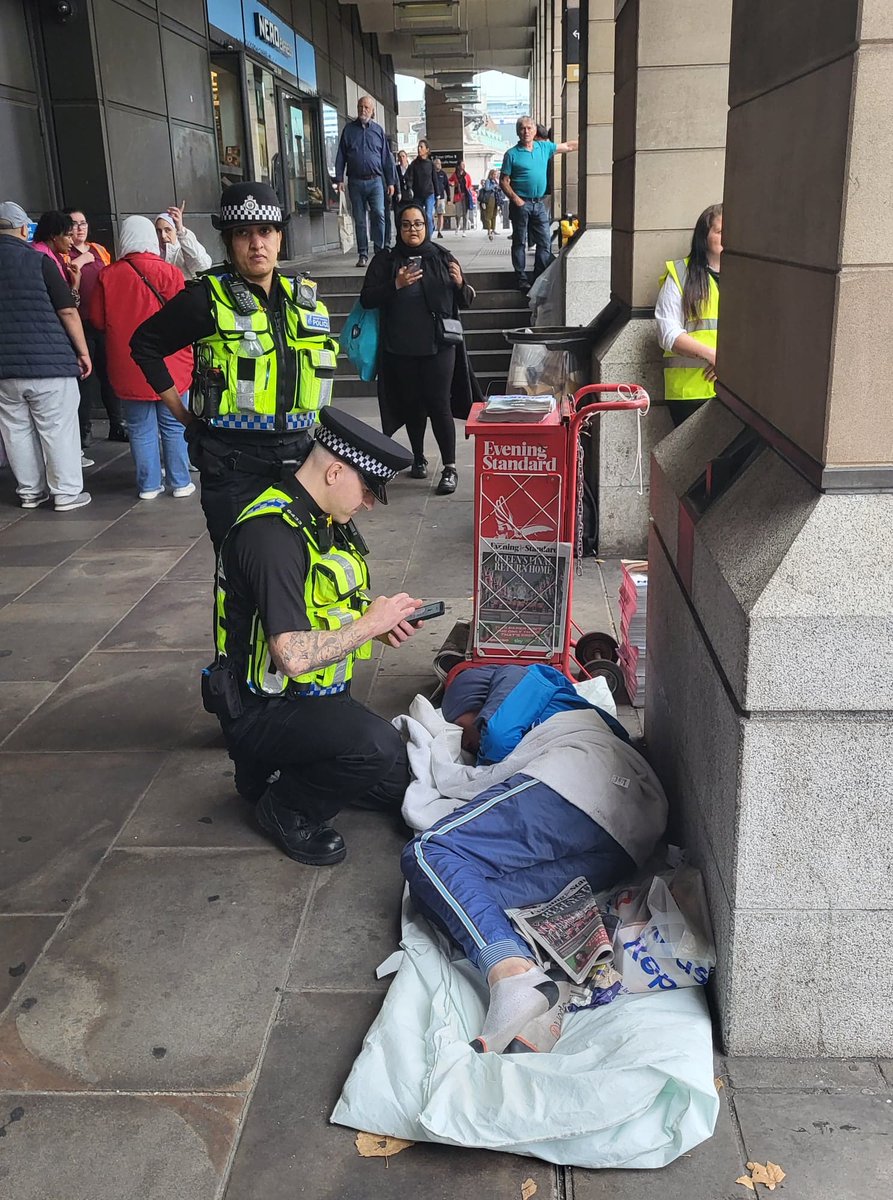 snb19692's tweet photo. Just in case you are wondering why all the homeless people vanish when there are big events on around Westminster &amp; Whitehall.... https://t.co/zDzJq95k71
