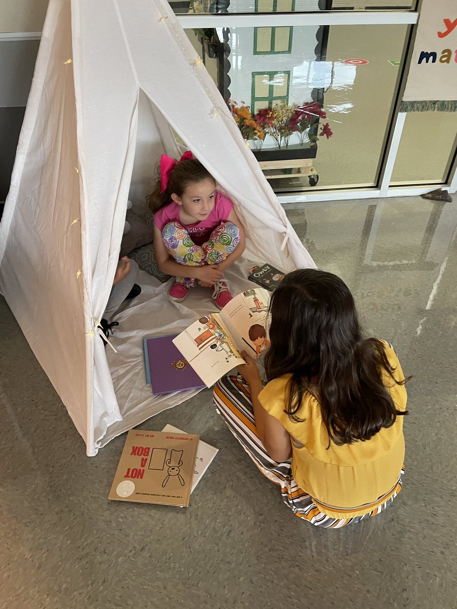 mcwilliamse's tweet photo. We started a new thing at Camey that we like to call Pride Pals! It is so fun seeing the teachers and staff work together, reading, doing projects, and mentoring each other!! ❤️ my job! @Camey_ES @cortneyfields #OneLISD https://t.co/z5CIb23i9h