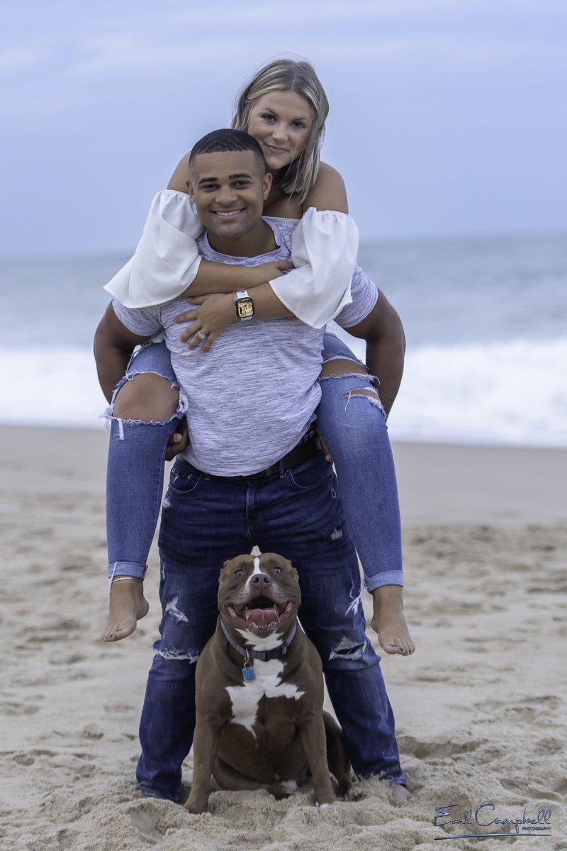 Everyone smiles when they are at the beach..... even the dog! He is smiling from ear to ear! 🐶
