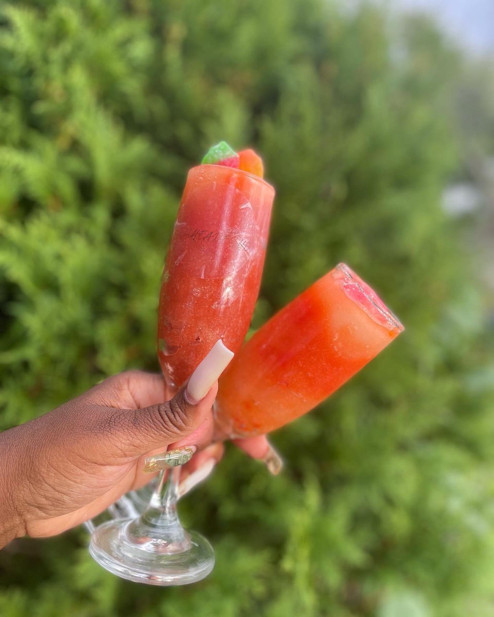 SheaDeshon's tweet photo. Cheers 🥂

Strawberry Peach Champagne 🍓🍑🍾 is now available! I’m still adding all of the flavors to the site so bare with me guys! 

Did y’all miss me? 

https://t.co/CN1FVTdKUm https://t.co/Rfk4O0wLD2