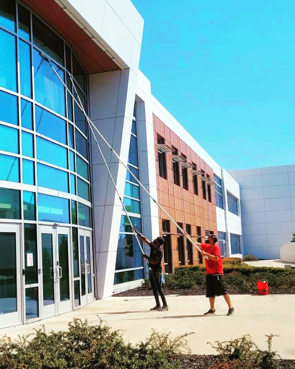 AlacServices's tweet photo. Good day for some window cleaning and pressure washing! Happy Tuesday!

#alacservices #windowcleaning #windowcleaner #windowcleaninglife #pressurewash #pressurewashing https://t.co/svrzoG1rKq
