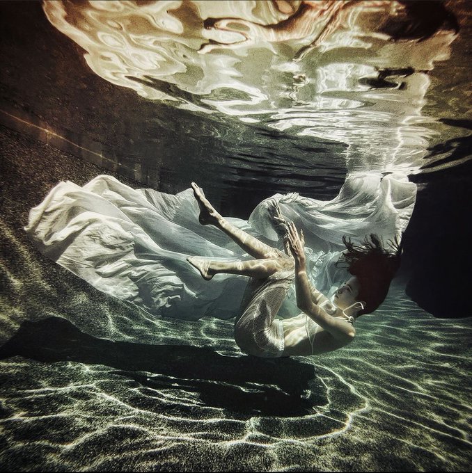 ✨Falling through fantasies✨ More underwater adventures on insta! https://t.co/KuQE1fUne9<a href="/tag/realloyalfans"class="tags"><span>#realloyalfans</span></a>