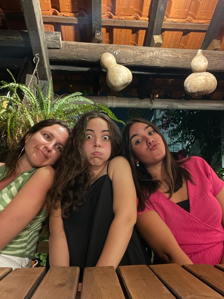 katarinachilk's tweet photo. Um excelente fim de semana com estas gatas 💖 https://t.co/y4OlarQrfL