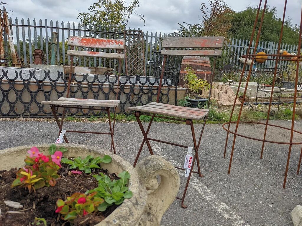 suecartwright's tweet photo. Vintage folding chairs in remnant orange; weathered iron frames with distressed wooden slats, seat and back; dating back several decades to the Oktoberfest celebrations. #vintage #chairs #foldingchairs #gardenchairs #oktoberfest #germany #tobysyard #exet… https://t.co/BFiDHJB0Yz https://t.co/fjdNGPgwto