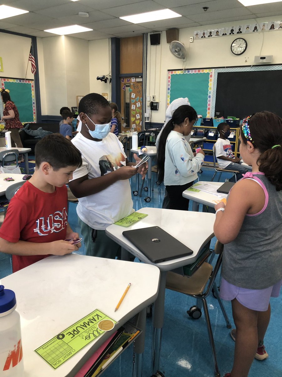 Lauren Catts tweet media