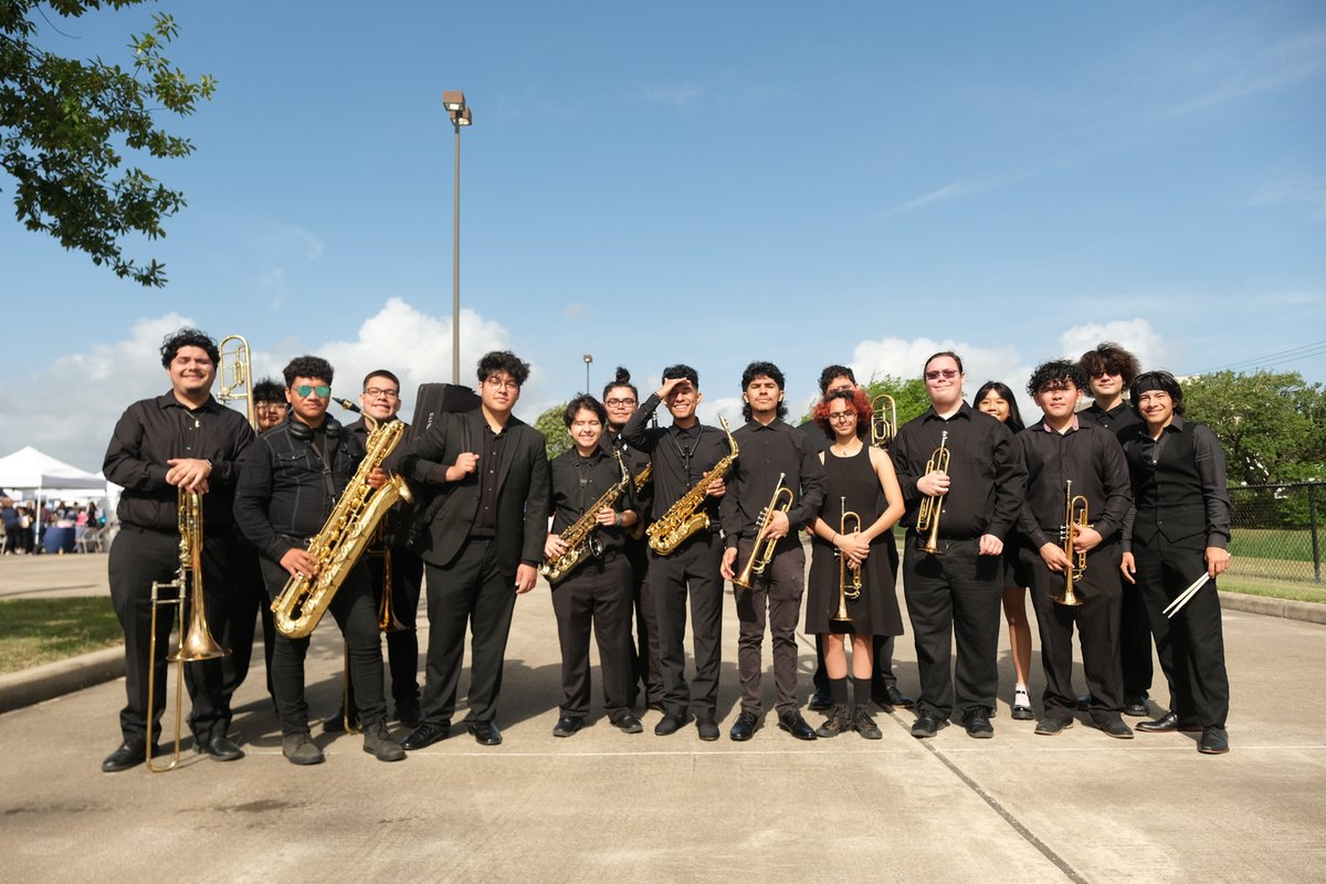SBISD's tweet photo. It's National Arts in Education Week! 🎭🎻🎶 A great way to support SBISD Fine Arts is to attend one of their many performances this fall! ICYMI: Add all band, choir, theater and orchestra dates to your calendar at: https://t.co/altiIfuTBG https://t.co/cmzc8ByqyK