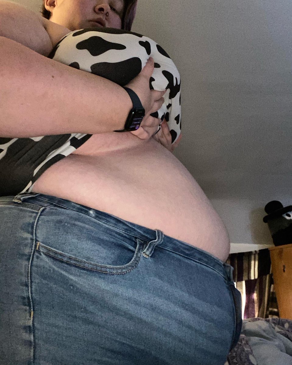 _little_feeder_'s tweet photo. Before the pizza stuffing
#feedeegirls #feedeebelly #feedee #feeder #feederism #feederismfetish #feedism #feedismfetish #weightgaingirl #weightgain #gainer #bbw #bbwgainer #bbwlove #bbwtummy #bbwweightgain #bbwcompanion #bbwstuffing #bbwbelly #bbwadmirer #bbwbeauty #chubbygirl https://t.co/pKEjQl7IWh