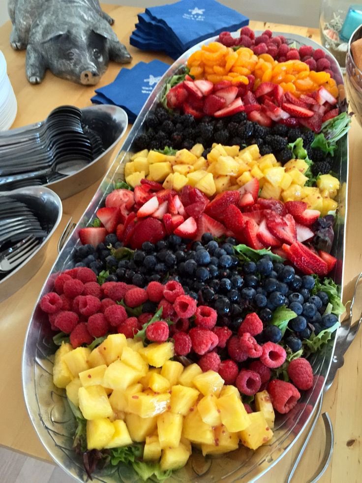 This fruit platter looks incredible