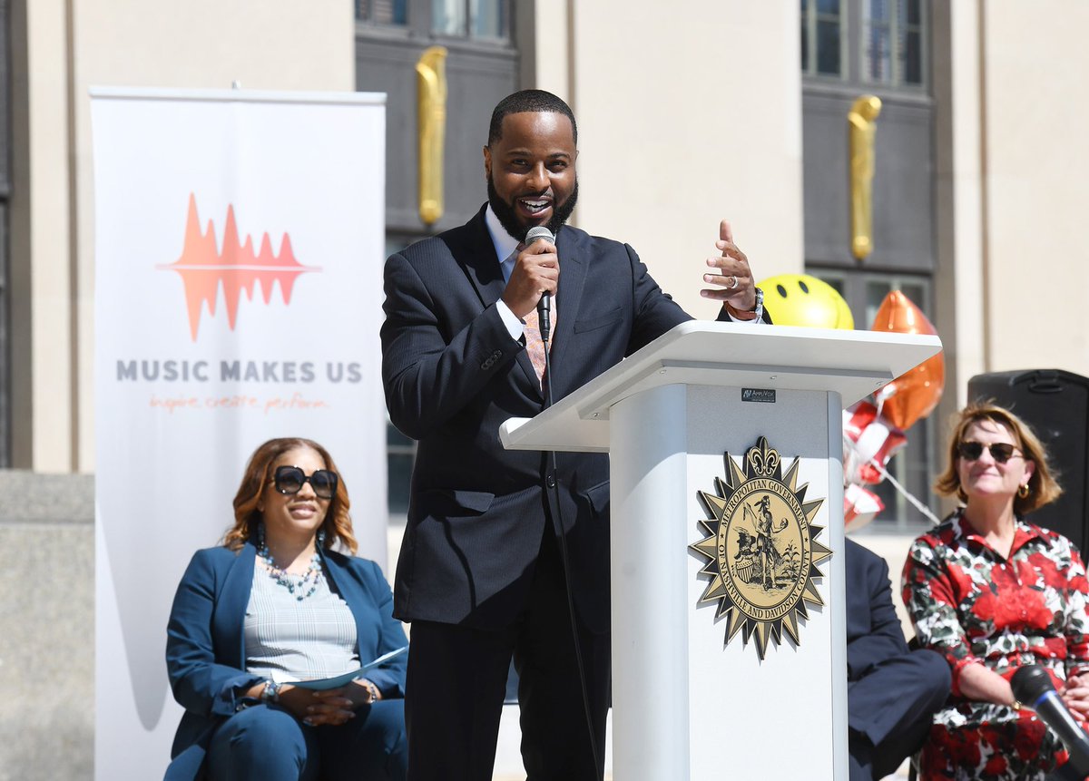Today was the perfect day to celebrate the 10th Anniversary of Music Makes Us at Public Square Park with performances by <a href="/EastMagnet/">East Nashville Magnet</a> Marching Band and <a href="/WBESBulldogs/">Waverly Belmont Elementary</a> Choir #ArtsEdWeek <a href="/metroschools/">Metro Schools</a> <a href="/metronashville/">Metro Nashville</a> <a href="/MetroArtsNash/">Metro Arts / Nashville Office of Arts + Culture</a> <a href="/WaverlybelPTO/">Waverly Belmont PTO</a>