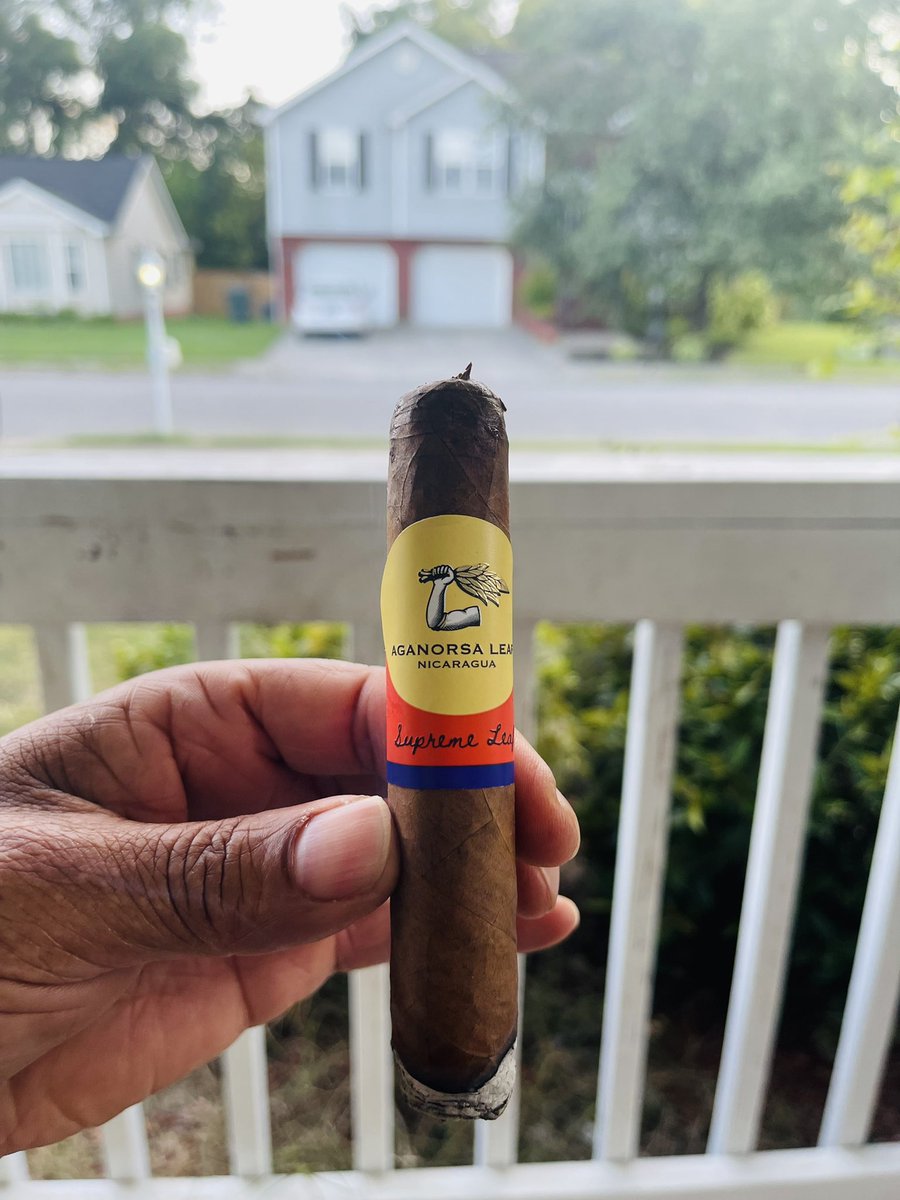 leafgarrett's tweet photo. #mytimeMF before work tonight https://t.co/PaL4WFWfvI